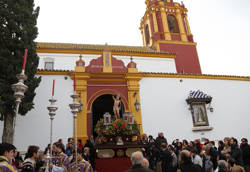 Los Palacios y Villafranca celebra la festividad del patrn con la procesin de San Sebastin